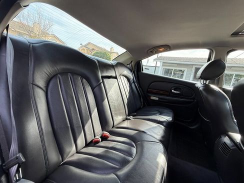Used 2000 Chrysler LHS image 19