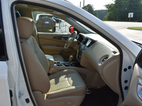 Used 2014 Nissan Pathfinder Platinum w/ Platinum Premium Package AWD/4WD image 13