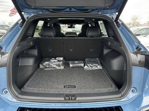 New 2026 Volkswagen Tiguan SE R-Line FWD image 25