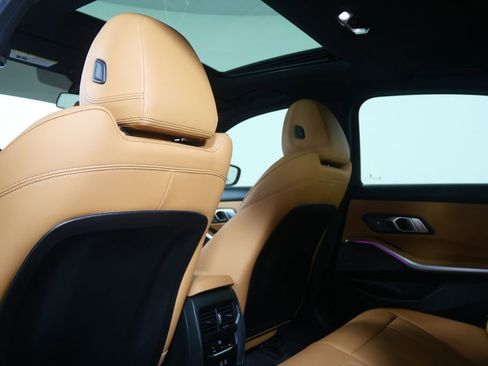 Used 2025 BMW M340i w/ Premium Package image 17