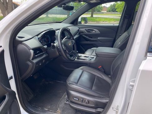 Used 2023 Chevrolet Traverse LT w/ LT Premium Package AWD/4WD image 11