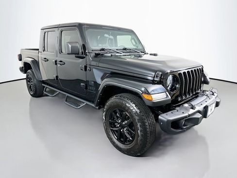 Used 2023 Jeep Gladiator Sport AWD/4WD image 3