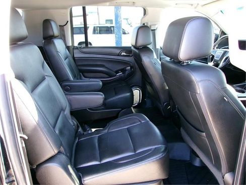 Used 2019 GMC Yukon XL SLT w/ Premium Edition image 12