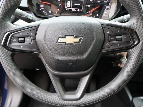 Used 2024 Chevrolet Trax LS w/ LS Convenience Package image 31