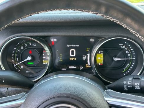 Used 2023 Jeep Wrangler Unlimited Sahara w/ Cold Weather Group AWD/4WD image 15