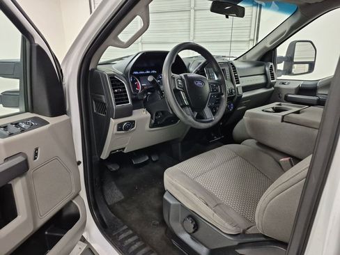 Used 2018 Ford F250 XLT w/ Snow Plow Prep Package image 10