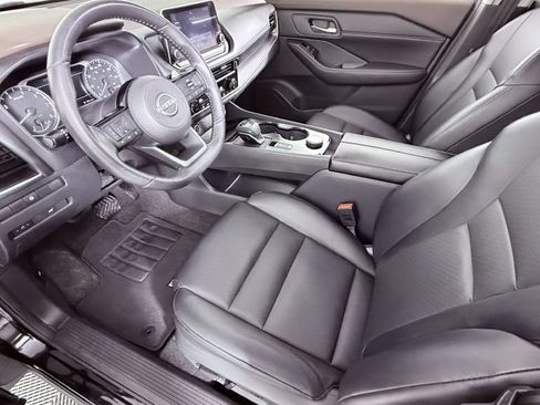 Used 2023 Nissan Rogue SV w/ Premium Package w/ SV Premium B Package FWD image 17