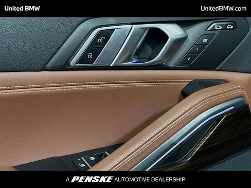 Used 2023 BMW X6 xDrive40i w/ M Sport Package image 3