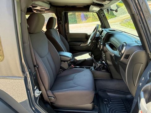 Used 2016 Jeep Wrangler Sport image 16