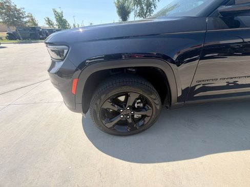 Used 2024 Jeep Grand Cherokee L Limited w/ Black Appearance Package AWD/4WD image 19