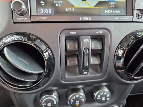 Certified 2017 Jeep Wrangler Unlimited Sahara AWD/4WD image 25