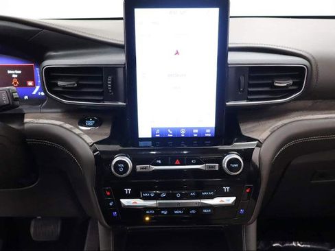 Certified 2021 Ford Explorer Platinum w/ Equipment Group 601A image 2