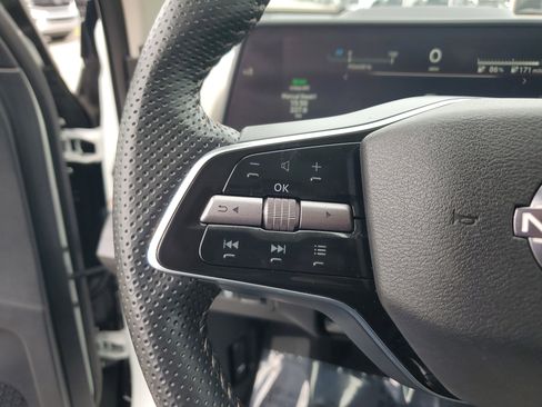Used 2025 Nissan Ariya AWD image 21