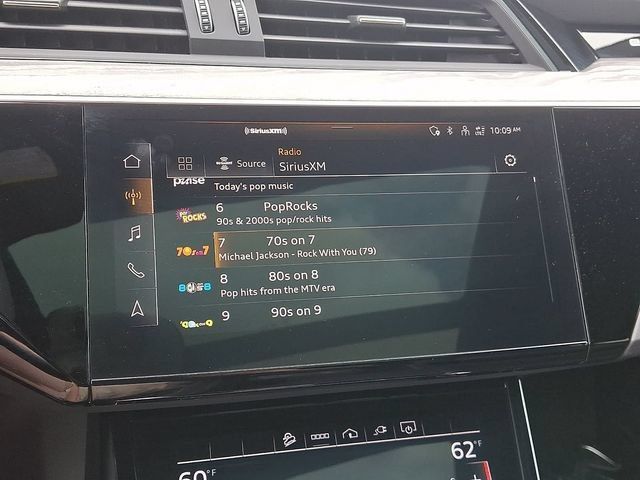 Used 2023 Audi e-tron Premium AWD/4WD image 18