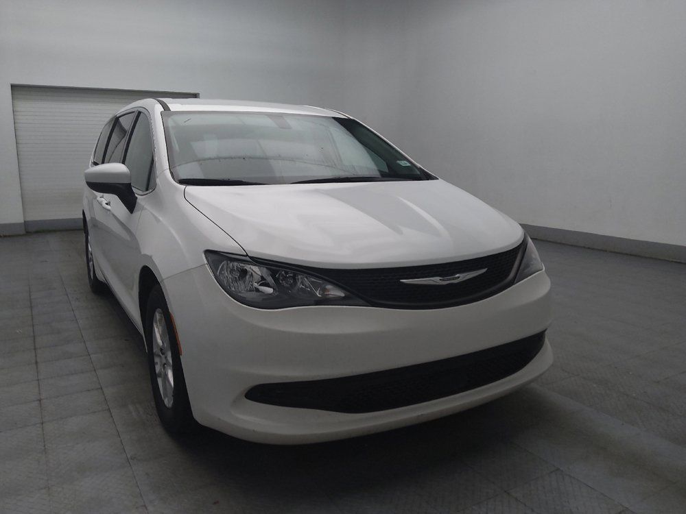 Used 2022 Chrysler Voyager LX FWD image 13