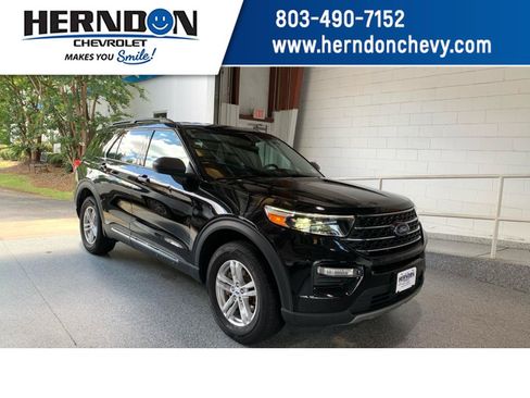 Used 2023 Ford Explorer XLT w/ Equipment Group 202A AWD/4WD image 1