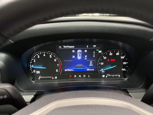Used 2022 Ford Explorer XLT w/ Equipment Group 202A AWD/4WD image 14