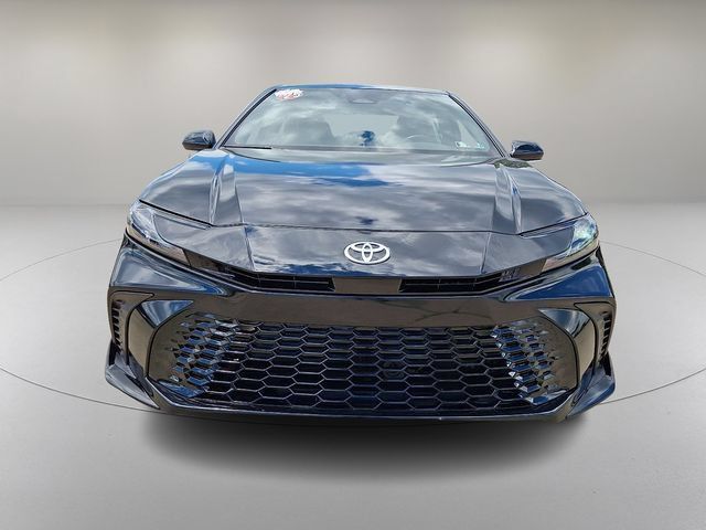 Used 2025 Toyota Camry SE FWD image 3