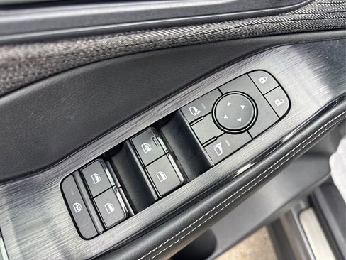 Used 2022 Nissan Rogue SV image 33