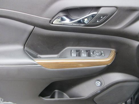 Used 2023 GMC Acadia SLE w/ Driver Convenience Package image 21