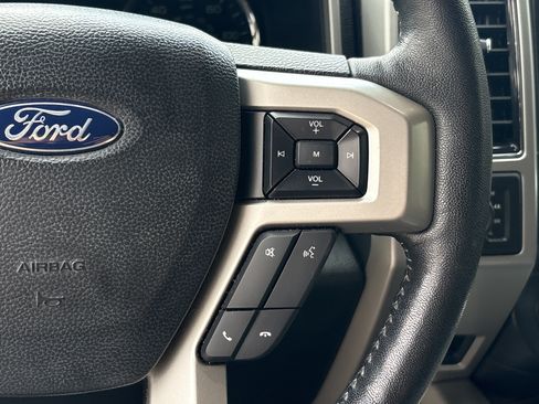Used 2018 Ford F150 Lariat w/ Equipment Group 502A Luxury AWD/4WD image 27