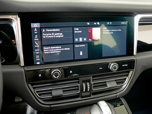 New 2026 Porsche Macan image 25