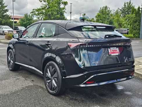 Used 2023 Nissan Ariya AWD image 7