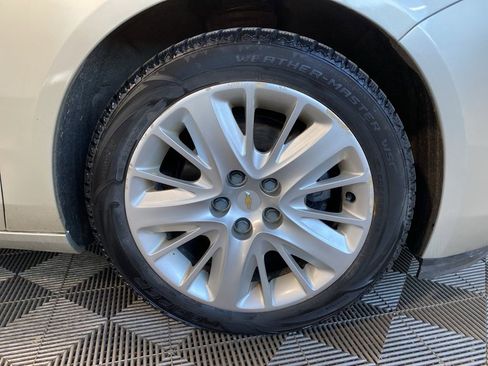 Used 2015 Chevrolet Impala LS w/ LS Convenience Package image 10