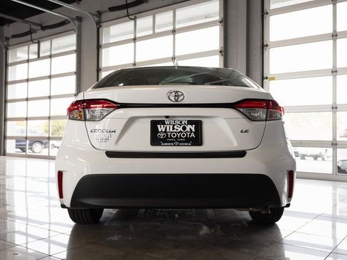 Used 2024 Toyota Corolla LE image 4