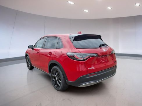 Used 2023 Honda HR-V Sport image 3
