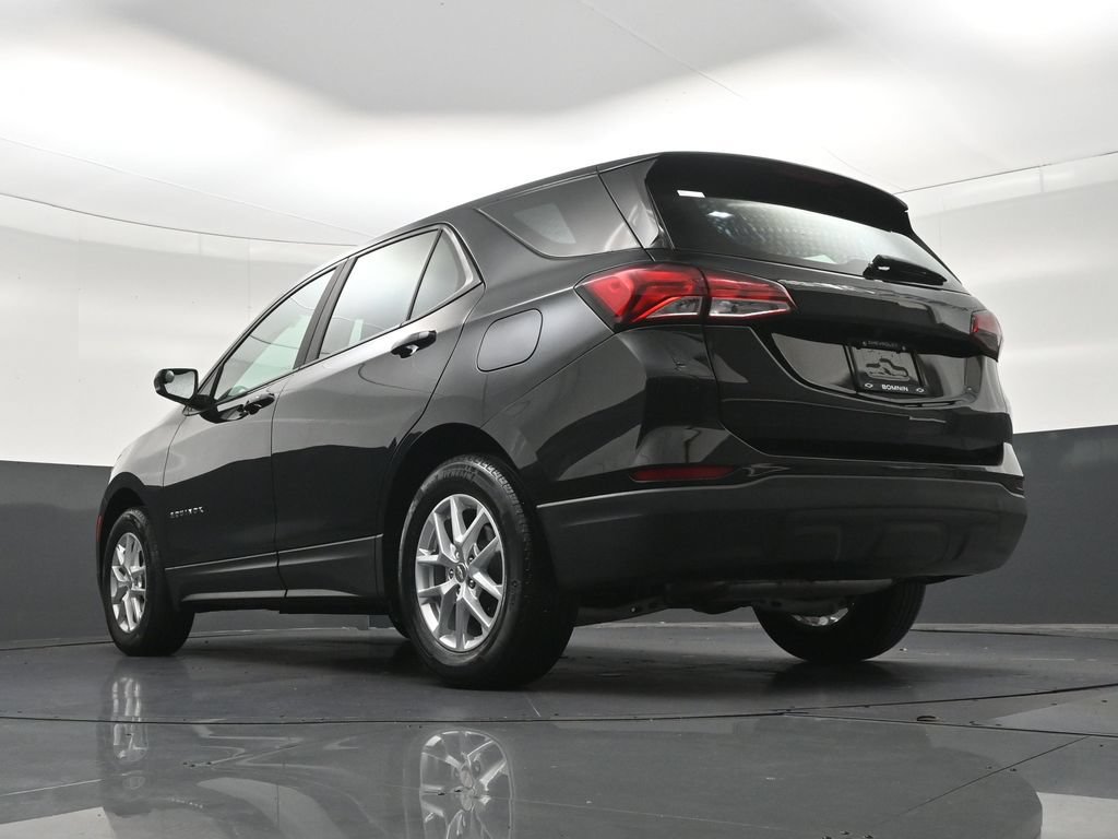 Used 2024 Chevrolet Equinox LS FWD image 26