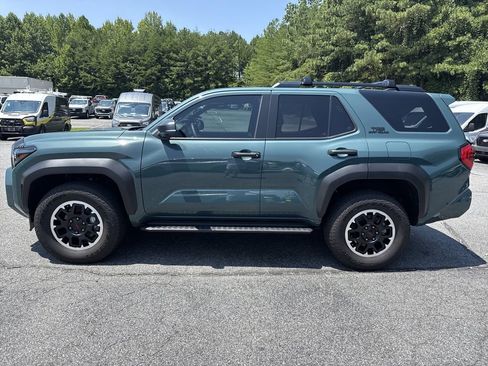 Used 2025 Toyota 4Runner TRD Off-Road Premium AWD/4WD image 4