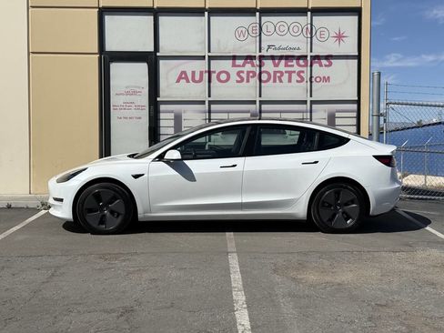 Used 2023 Tesla Model 3 Standard Range image 5