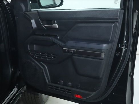 Used 2025 Toyota Tacoma TRD Off-Road AWD/4WD image 33