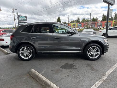 Used 2017 Audi Q5 2.0T Premium Plus w/ Technology Package AWD/4WD image 10