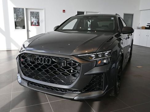 New 2026 Audi RS Q8 performance image 10