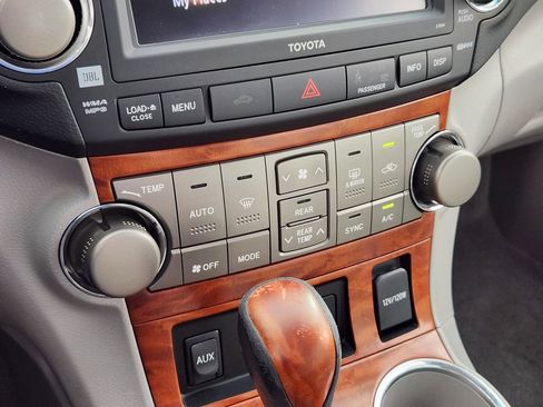 Used 2008 Toyota Highlander Limited AWD/4WD image 24