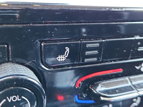 Used 2023 Jeep Grand Cherokee L Laredo w/ Luxury Tech Group I image 23