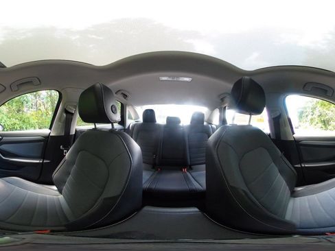 Used 2025 Volkswagen Jetta SE FWD image 43