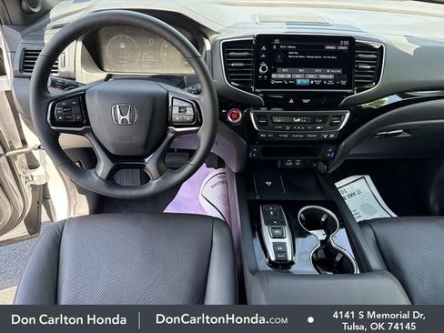 Used 2025 Honda Ridgeline Black Edition image 17