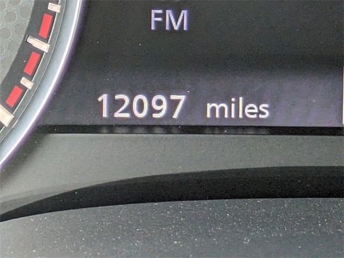 Used 2024 Nissan Armada SL w/ Midnight Edition Package image 32