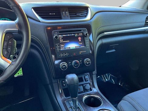 Used 2016 Chevrolet Traverse LT w/ Style and Technology Package FWD image 9