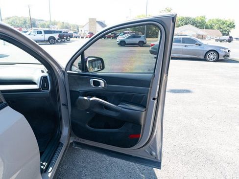Used 2025 Kia Sorento SX Prestige AWD/4WD image 15
