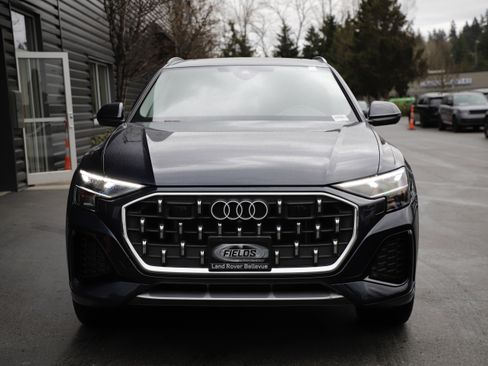 Used 2024 Audi Q8 Premium Plus w/ Premium Plus Package image 4