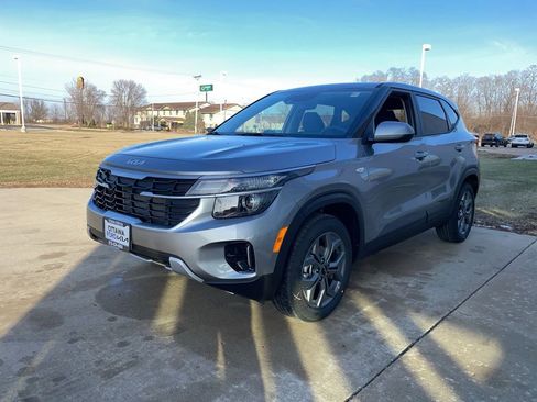 New 2026 Kia Seltos LX image 2