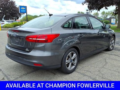 Used 2018 Ford Focus SE w/ SE Appearance Package FWD image 7