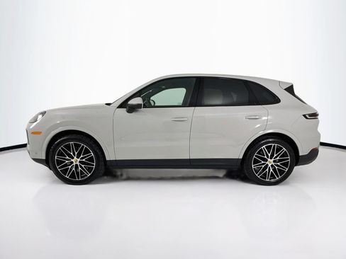 Certified 2024 Porsche Cayenne AWD/4WD image 2