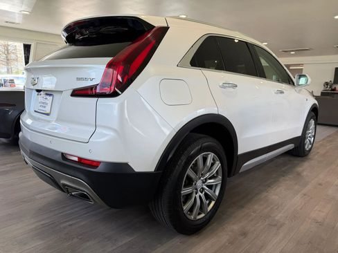 Used 2020 Cadillac XT4 Premium Luxury image 3