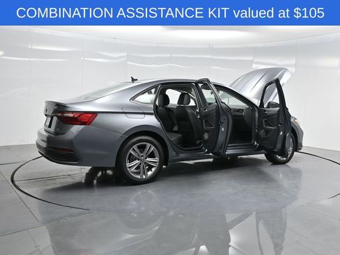 Used 2022 Volkswagen Jetta SE image 4