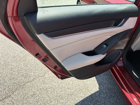 Used 2019 Honda Accord LX image 21